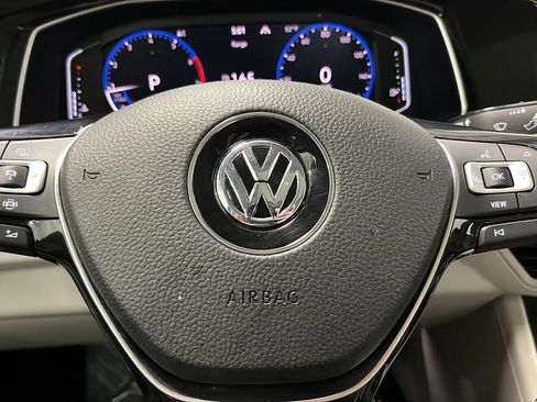 Used 2021 Volkswagen Jetta SEL Premium image 16