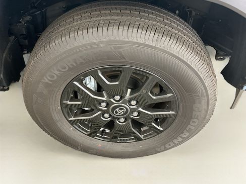 Used 2026 Toyota 4Runner SR5 AWD/4WD image 11