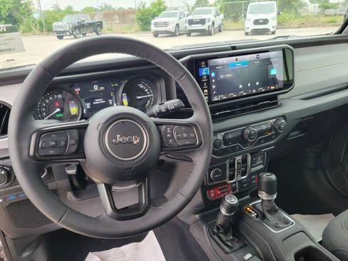 Used 2025 Jeep Wrangler Unlimited Sport S 4xe AWD/4WD image 8