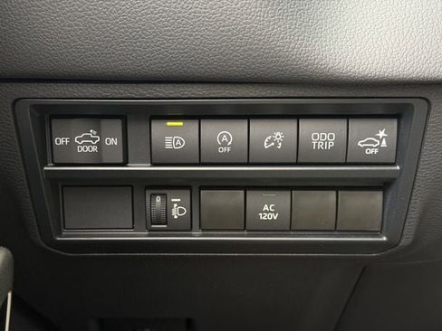 Used 2024 Toyota Tundra Limited w/ Power Package AWD/4WD image 24