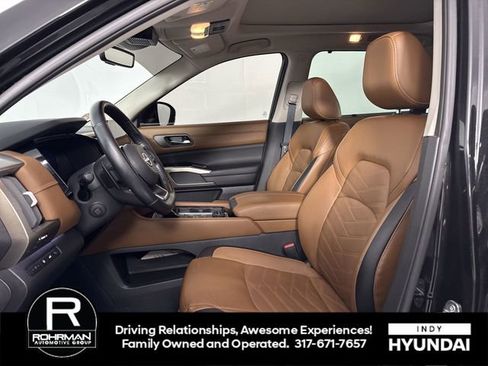 Used 2023 Nissan Pathfinder Platinum w/ Cargo Package image 11