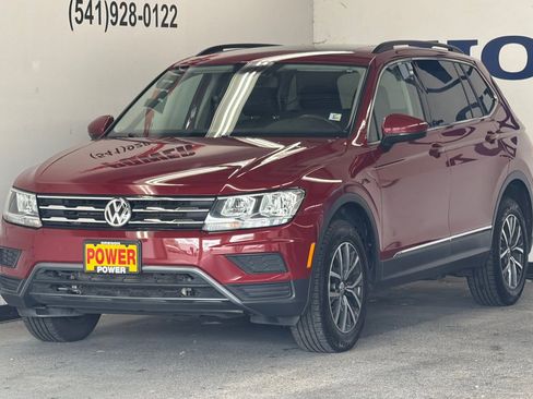 Used 2020 Volkswagen Tiguan SE w/ Panoramic Sunroof Package AWD/4WD image 7