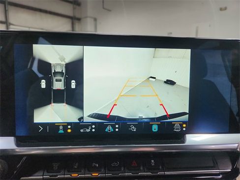 Used 2024 Chevrolet Silverado 2500 LT w/ Texas Edition image 29