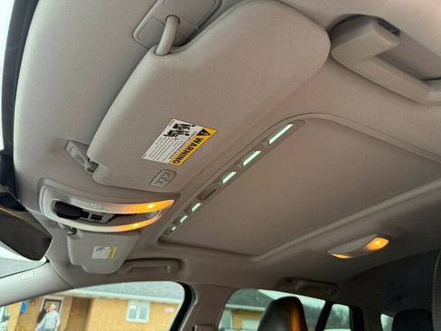 Used 2018 Volvo V60 T5 Cross Country w/ Convenience Package image 25