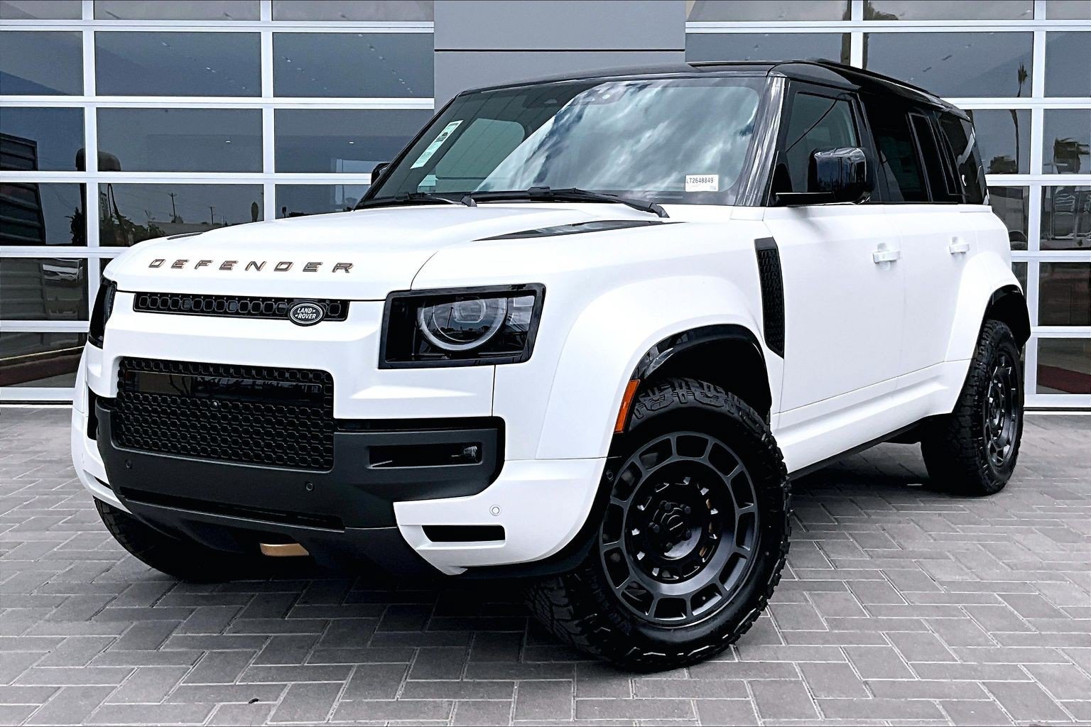New 2026 Land Rover Defender 110 OCTA AWD/4WD image 1