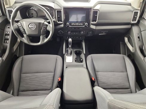 Used 2024 Nissan Frontier SV w/ SV Convenience Package image 14