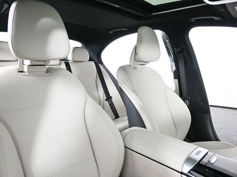 Used 2025 Mercedes-Benz C 300 Sedan image 18
