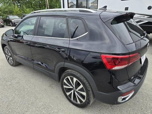 Used 2022 Volkswagen Taos SE image 6