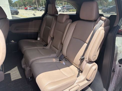 Used 2023 Honda Odyssey EX-L image 9