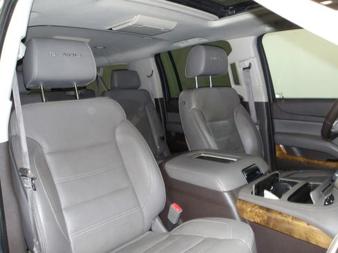 Used 2016 GMC Yukon XL Denali w/ Open Road Package AWD/4WD image 17