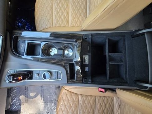 Used 2022 Cadillac Escalade ESV Premium Luxury w/ Performance Package image 49