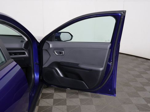 Used 2025 Kia K4 LXS image 17