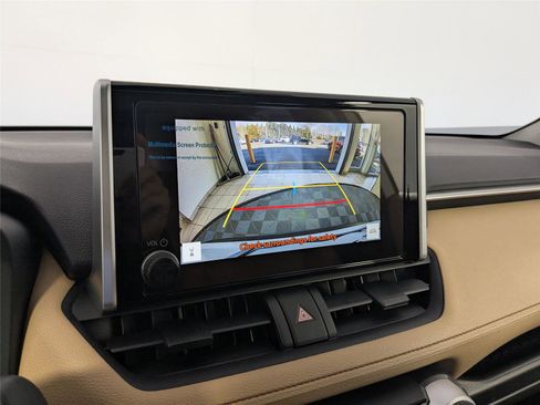 Used 2025 Toyota RAV4 XLE image 18