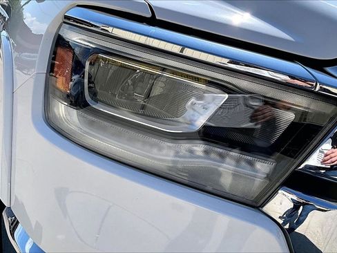 Used 2022 RAM 1500 Laramie AWD/4WD image 33