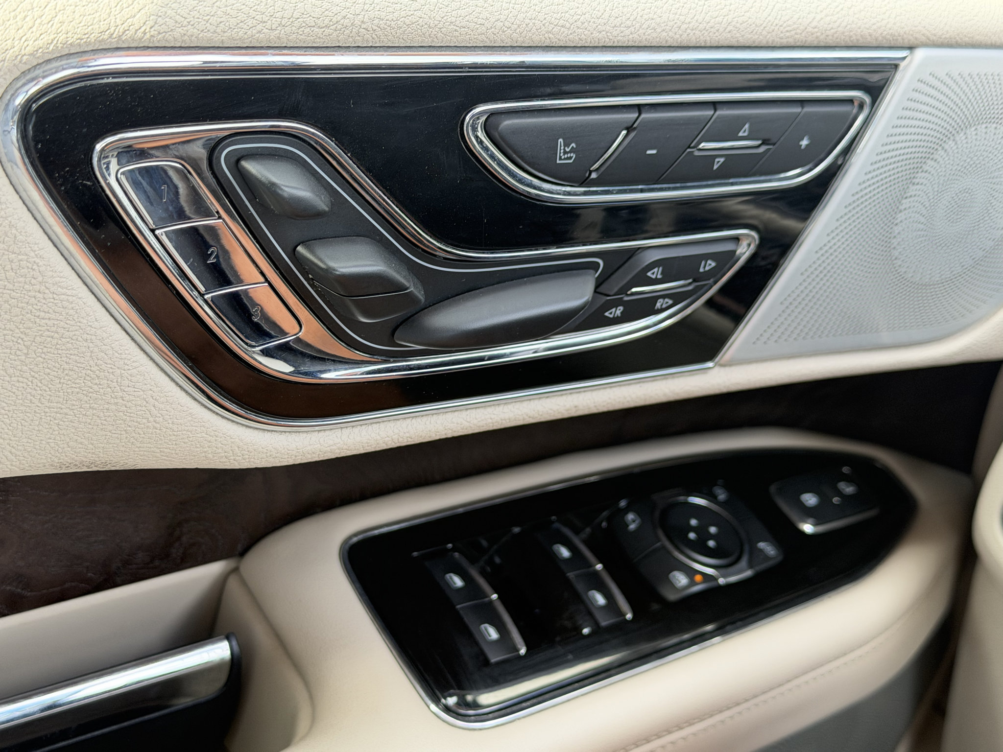 Used 2021 Lincoln Navigator L Reserve w/ Luxury Package AWD/4WD image 8