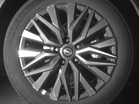 Used 2025 Nissan Altima 2.5 SV FWD image 13