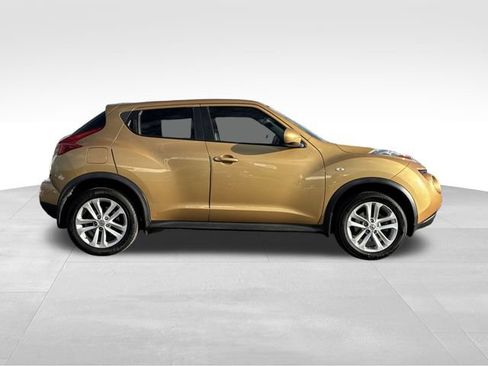 Used 2014 Nissan Juke SV w/ Navigation Package AWD/4WD image 2