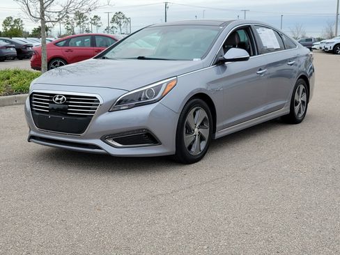 Used 2016 Hyundai Sonata Limited w/ Option Group 02 image 3
