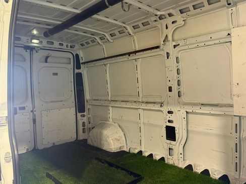 Used 2018 RAM ProMaster 2500 w/ Interior Convenience Group FWD image 11