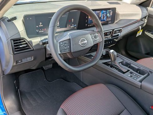 New 2026 Nissan Sentra SR w/ Floor Mat Package FWD image 31