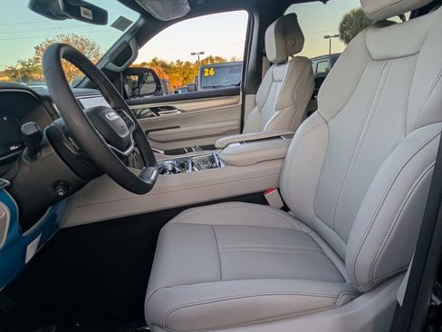 New 2026 Jeep Grand Wagoneer L Limited AWD/4WD image 11