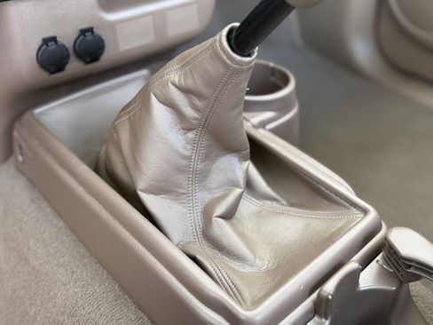 Used 2002 Toyota Tacoma 2WD Regular Cab image 39