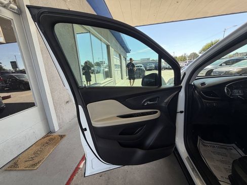 Used 2019 Buick Encore Preferred FWD image 8