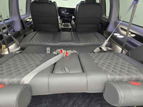 Used 2023 GMC Savana 2500 image 8