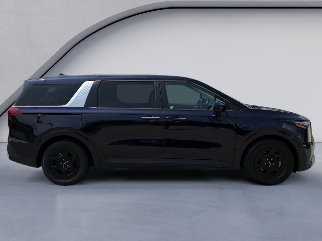 Used 2025 Kia Carnival FWD image 6