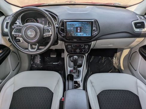Used 2018 Jeep Compass Latitude w/ Popular Equipment Group AWD/4WD image 16
