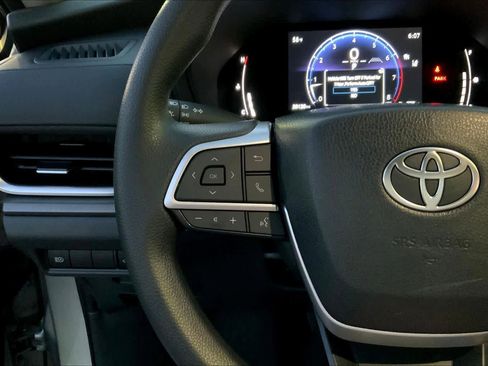 Used 2025 Toyota Grand Highlander FWD image 22