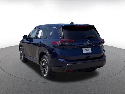 Used 2025 Nissan Rogue SV FWD image 11