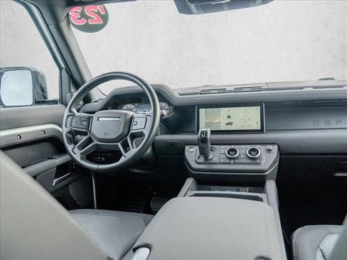 Used 2023 Land Rover Defender 90 X-Dynamic SE image 17