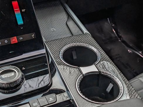 Certified 2025 Cadillac Escalade ESV V image 28