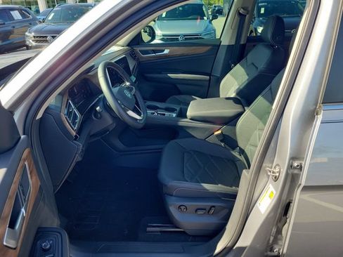 New 2026 Volkswagen Atlas SE FWD image 16