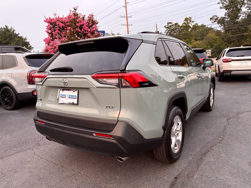 Used 2021 Toyota RAV4 XLE FWD image 7