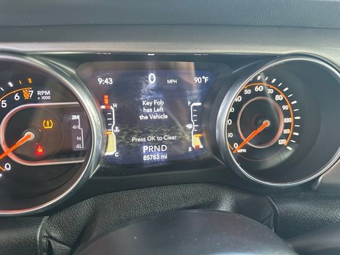 Used 2020 Jeep Wrangler Unlimited Sahara AWD/4WD image 37