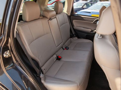 Used 2018 Subaru Forester 2.5i Limited image 12