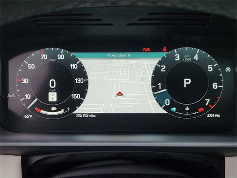 Used 2025 Land Rover Discovery S image 15