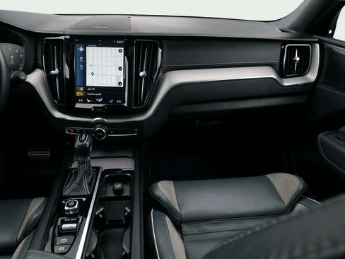 Used 2020 Volvo XC60 T5 R-Design w/ Protection Package Premier AWD/4WD image 26