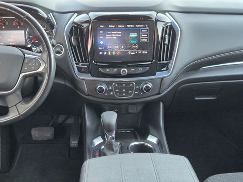 Used 2022 Chevrolet Traverse LT AWD/4WD image 16