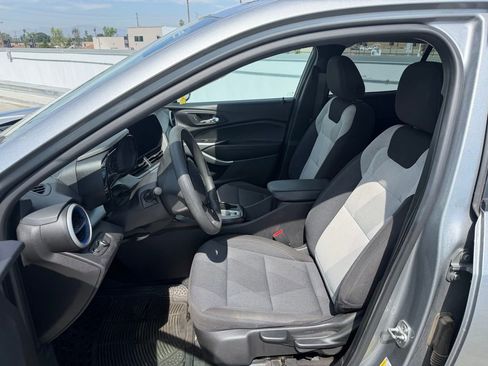 Used 2024 Chevrolet Trax LS w/ LS Convenience Package image 5