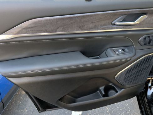 New 2025 Jeep Grand Cherokee L Overland w/ Advanced Protech Group III image 30