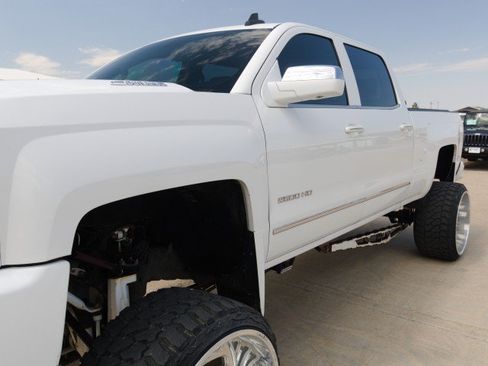 Used 2015 Chevrolet Silverado 2500 LTZ w/ Duramax Plus Package AWD/4WD image 8