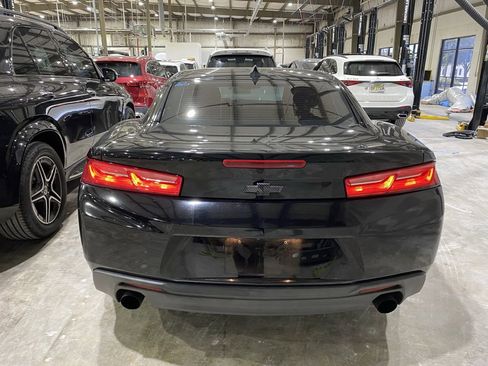 Used 2018 Chevrolet Camaro LT RWD image 13