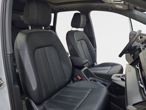 Used 2024 Audi Q4 e-tron Prestige w/ Black Optic Package image 12