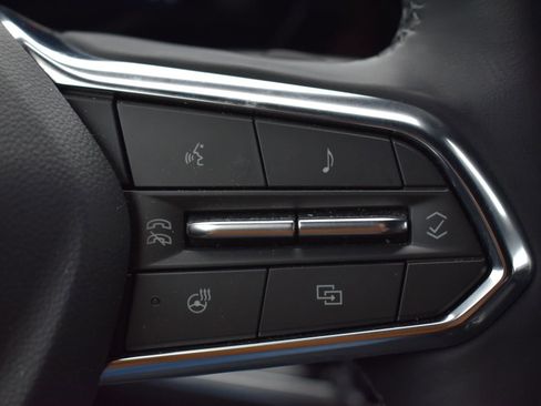 Used 2025 Chevrolet Equinox LT w/ Safety and Technology Package FWD image 19