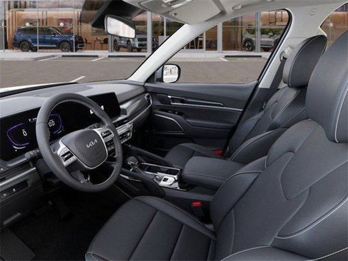 Used 2025 Kia Telluride S FWD image 17