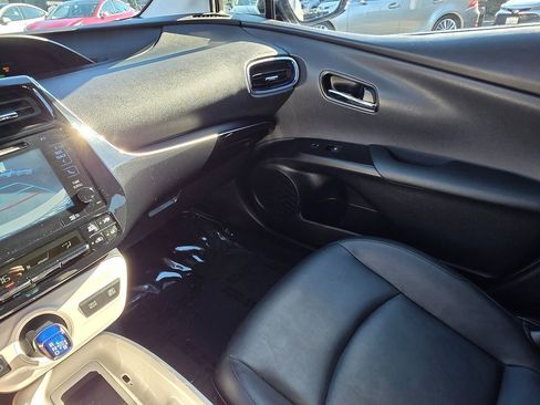 Used 2017 Toyota Prius Four Touring w/ Carpet Mat Package image 35