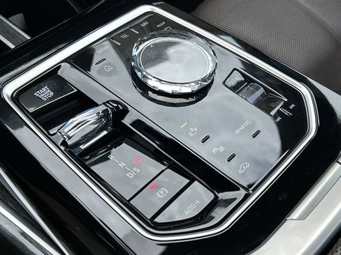 Used 2025 BMW 740i RWD image 35